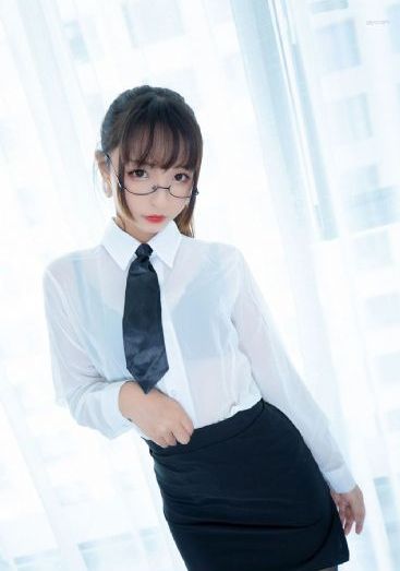 书房双乳晃动干柴烈火视频