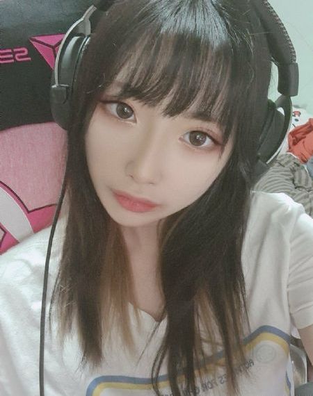 善良的女秘书的目的
