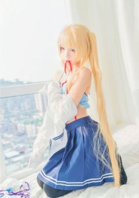 女生吃小头头视频